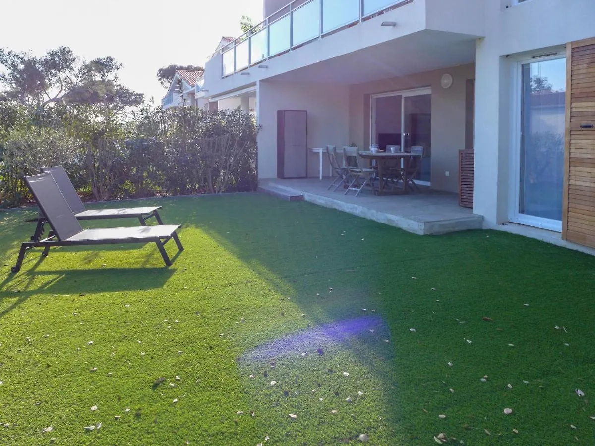Apartment Les Calanques De Saint Aygulf By Interhome