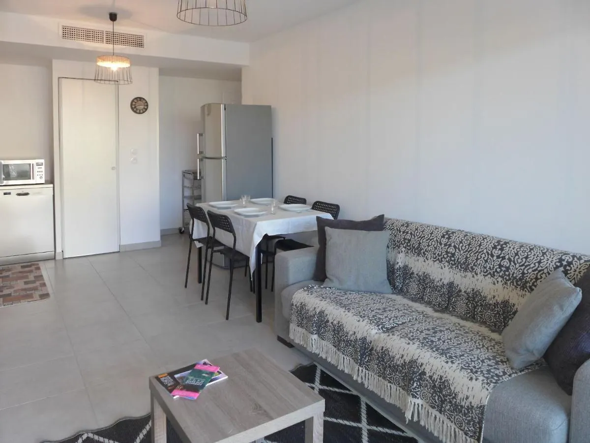Apartment Les Calanques De Saint Aygulf By Interhome