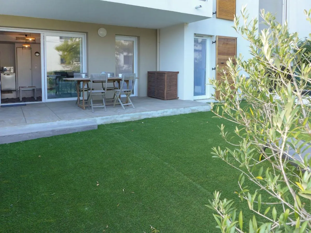 Apartment Les Calanques De Saint Aygulf By Interhome