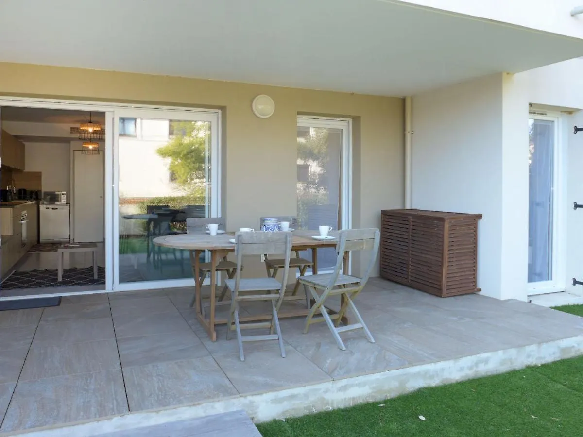 Apartment Les Calanques De Saint Aygulf By Interhome